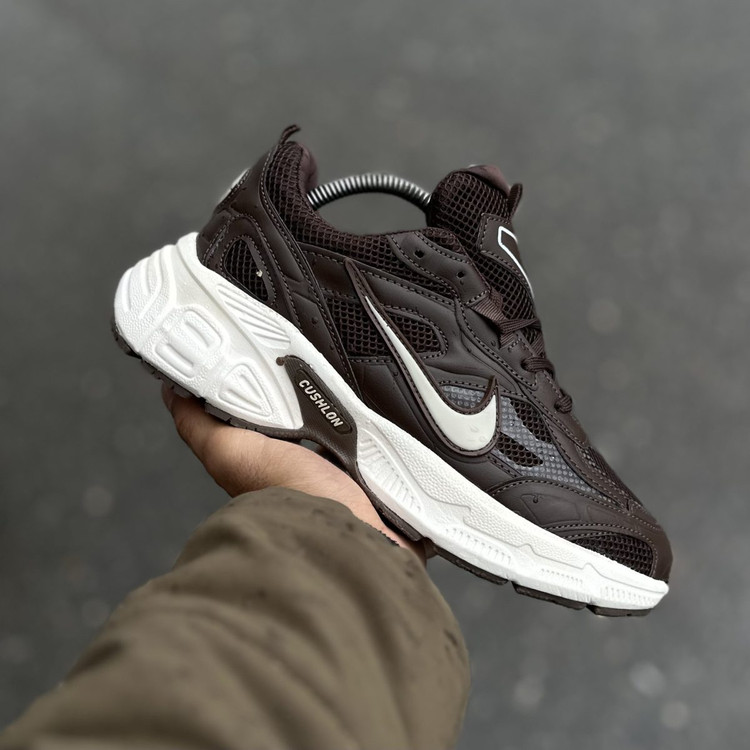 Nike v5k قهوه ای