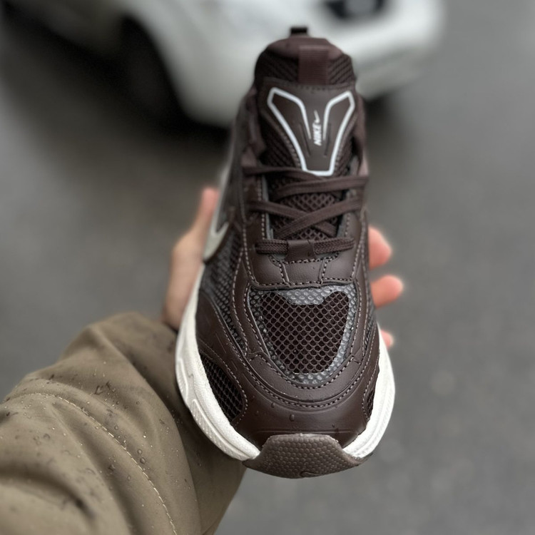 Nike v5k قهوه ای