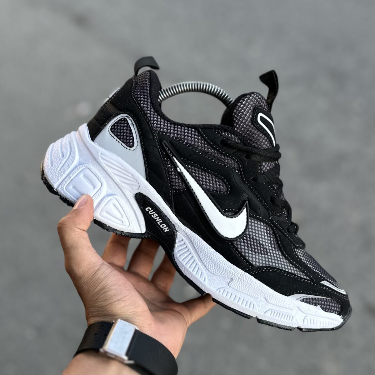 Nike v5k مشکی زیره سفیدمردانه