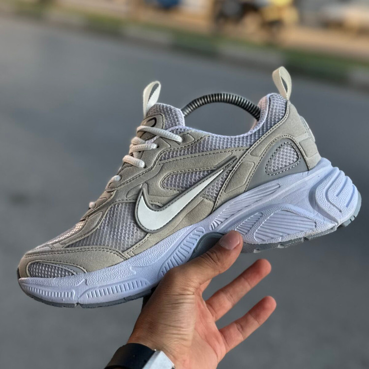 Nike v5k نخودی